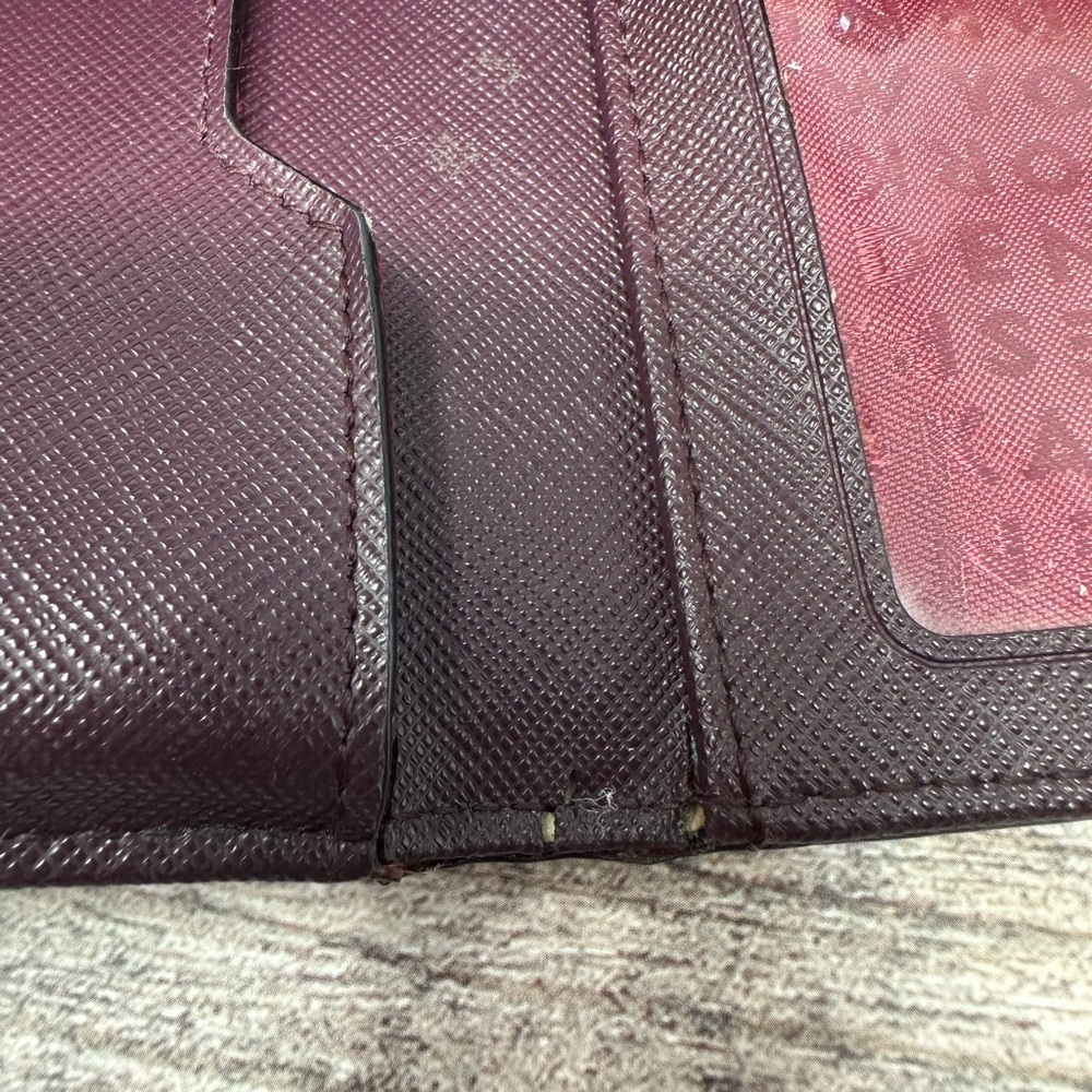 KATE SPADE New York Saffiano Burgundy Trifold Phone Wallet Clutch EUC - Picture 5 of 16